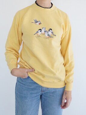 Vintage Top Stitch Gold Bird Embroidered Sweatshirt Chickadee Nature Graphic SP